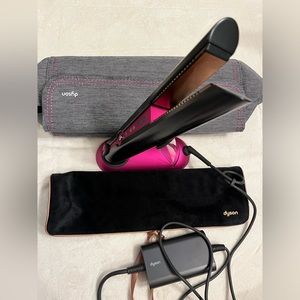 Dyson corrale with all the accessories